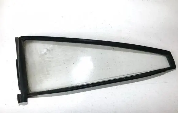 Audi 80 90 B2 Rear vent window glass 