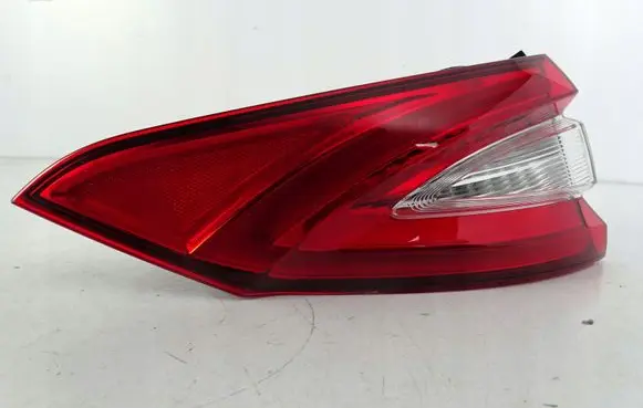 Maserati Levante Rear/tail lights
