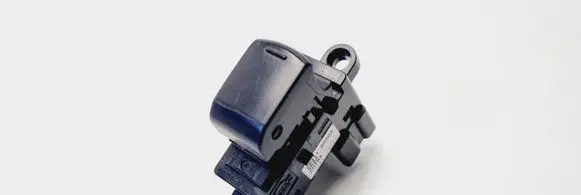 Nissan Qashqai Electric window control switch 25411BR00A