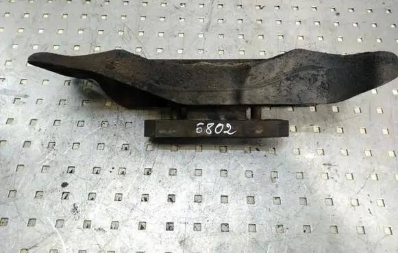 BMW 5 E39 Engine mounting bracket 132494 A1093668 132672