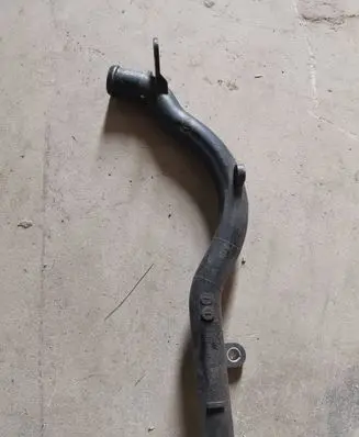 Volkswagen Jetta VI Engine coolant pipe/hose 06E121044N