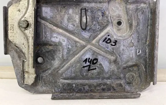 Battery box tray