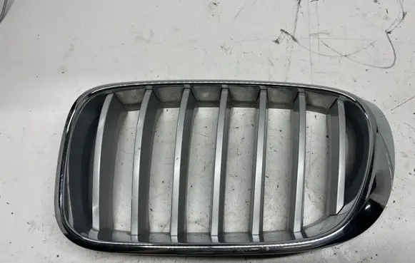 BMW X3 F25 Front bumper upper radiator grill 7210725 7237421
