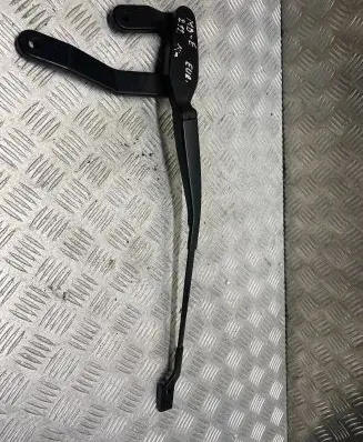Mercedes-Benz E W212 Front wiper blade arm A2128201644