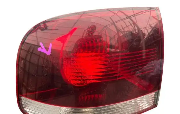 Volkswagen Touareg I Rear/tail lights 28259002
