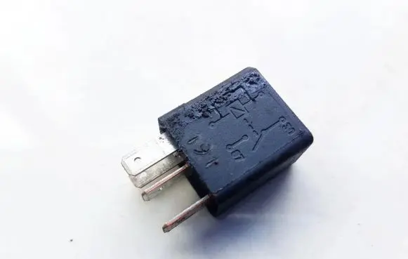 Opel Zafira A Other relay 24432680