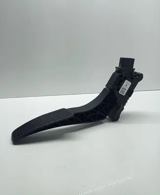Chrysler Pacifica Accelerator throttle pedal 04581677AB