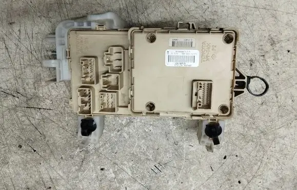 Toyota Corolla Verso AR10 Fuse box set PPT40