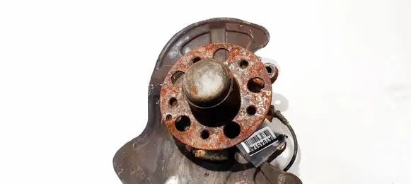 Mercedes-Benz C W203 Front wheel hub 