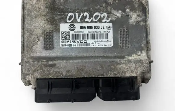 Skoda Octavia Mk2 (1Z) Engine control unit/module ECU 06A906033JE