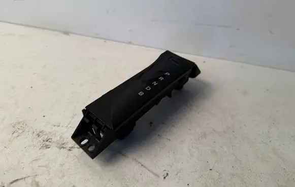 Toyota C-HR I Gear shift selector indicator 76K510