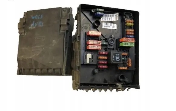 Volkswagen PASSAT B6 Fuse module 3C0971249