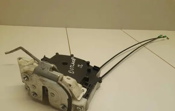 Mitsubishi Outlander Rear door lock 68124l