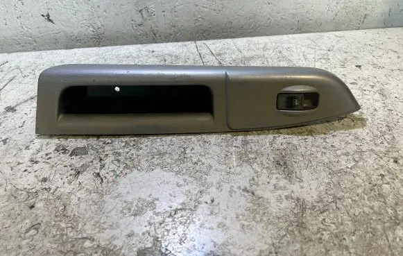 Hyundai Getz Electric window control switch 935801C000