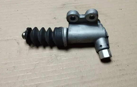 Honda CR-Z Clutch slave cylinder 