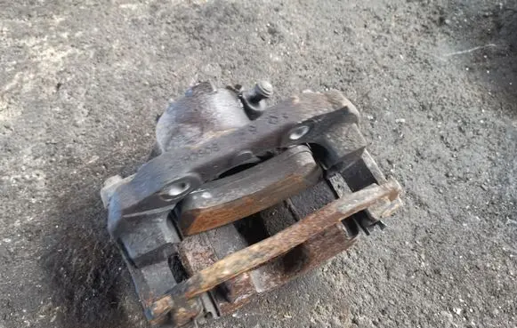 Peugeot 207 Front brake caliper