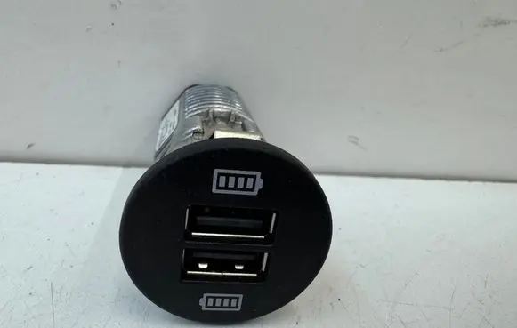 Porsche Macan (95B) USB socket connector 95B035222