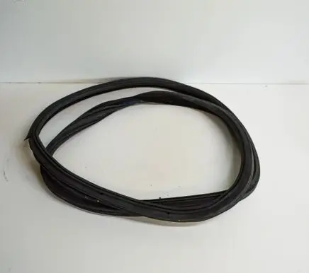 BMW 4 F36 Gran coupe Rubber seal rear door 7401894