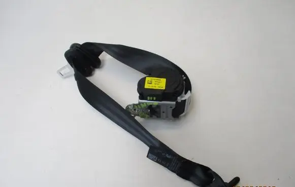 Renault Twingo III Rear seatbelt