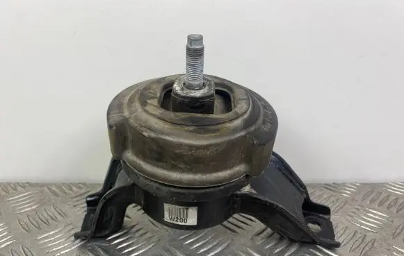 Hyundai Grand Santa Fe NC Engine mount bracket