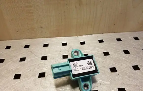 Audi A5 8T 8F Airbag deployment crash/impact sensor 8K0955557B 5WK4380802