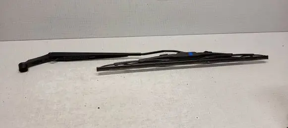 Toyota Avensis T250 Front wiper blade arm 5E6597