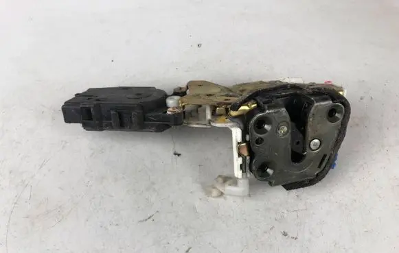 Subaru Forester SF Front door lock
