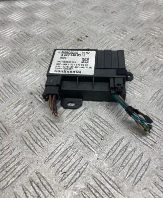 Mercedes-Benz C W204 Fuel injection pump control unit/module A2124400314 5WK11555CBF 1001300538179
