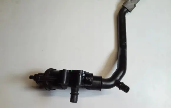 Citroen DS5 Thermostat housing 9682141580