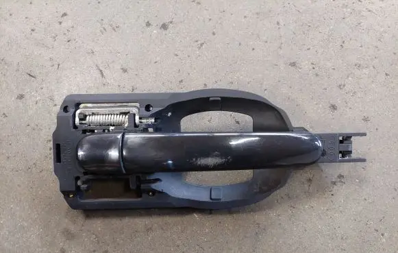 Audi A2 Front door exterior handle 8Z0837665B
