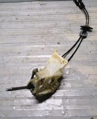 KIA Carens II Gear shifter/selector