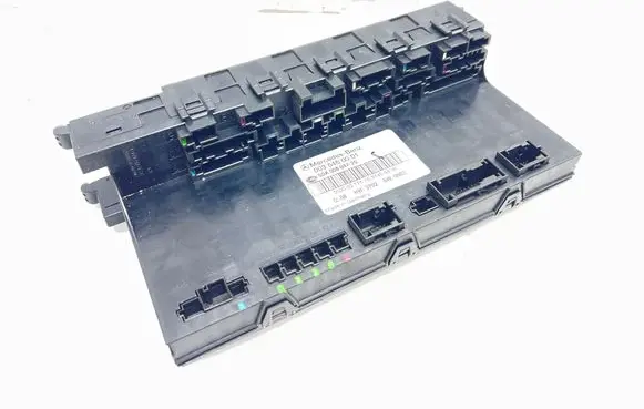 Mercedes-Benz E W211 Fuse module 0035450001 5DK00804720