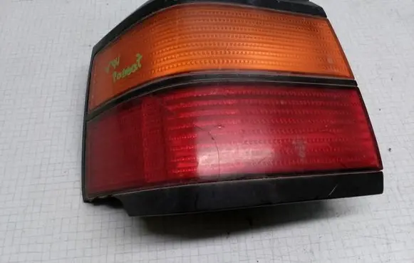 Volkswagen PASSAT B3 Rear/tail lights 357945257 357945111