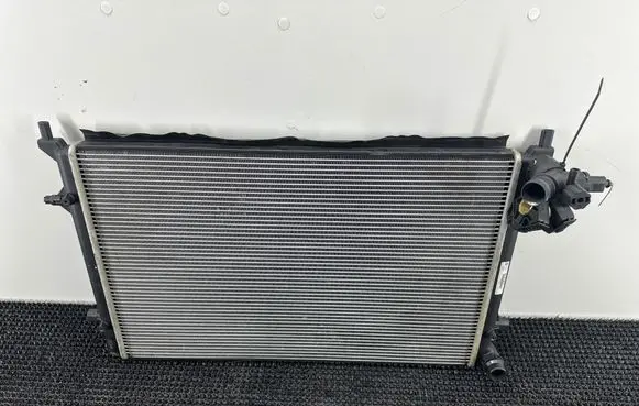 Audi A3 S3 8P Coolant radiator 1K0121251E