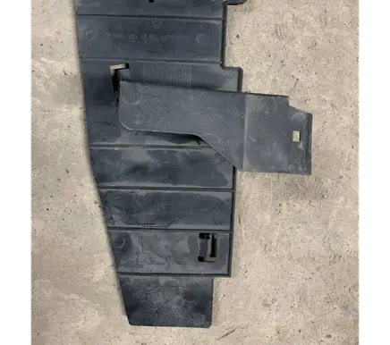 Mercedes-Benz Sprinter W906 Intercooler air guide/duct channel 9065050188