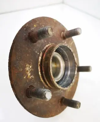 Nissan Primera Rear wheel hub