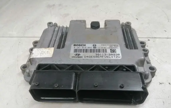 Hyundai i30 Engine control unit/module 391132A930 0281019084 1039S59681