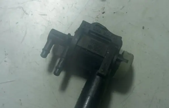 Audi A4 S4 B7 8E 8H Turbo solenoid valve 1K0906283A