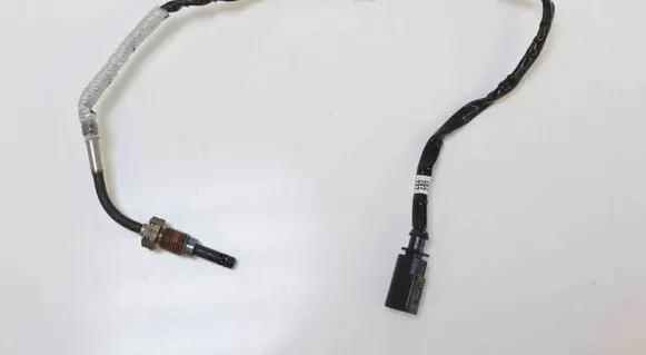 Audi A3 S3 8V Oil temperature sensor 759700158 04L906088AE