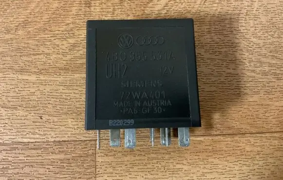 Audi TT Mk1 Other relay 4B0955531A B220299 72WA401