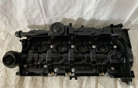 BMW 5 F10 F11 Rocker cam cover 8513755