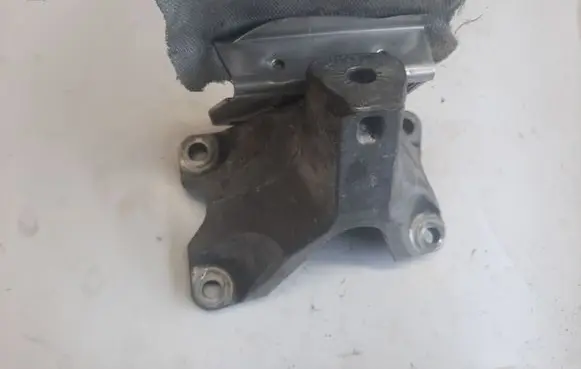 Audi A6 S6 C7 4G Engine mounting bracket 8K0199307