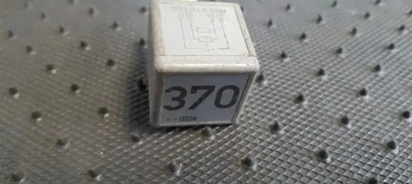Audi A6 S6 C5 4B Other relay 8D0951253 V23134-J52-X300