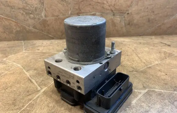 Mercedes-Benz Vito Viano W447 ABS Pump A4479008809