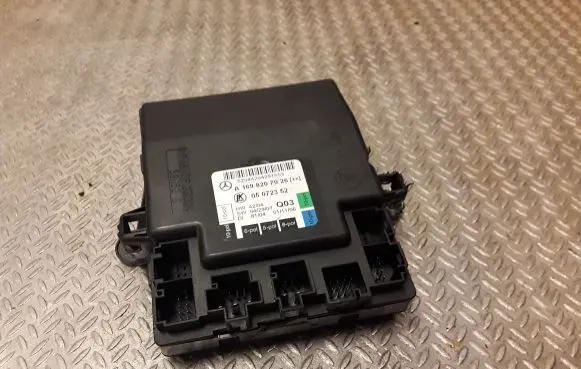 Mercedes-Benz B W245 Door control unit/module 1698207026 A1698207026