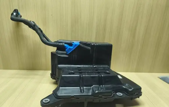 Audi A4 S4 B9 8W AdBlue liquid reservoir 8W0131878BP 201210218 4067405AM
