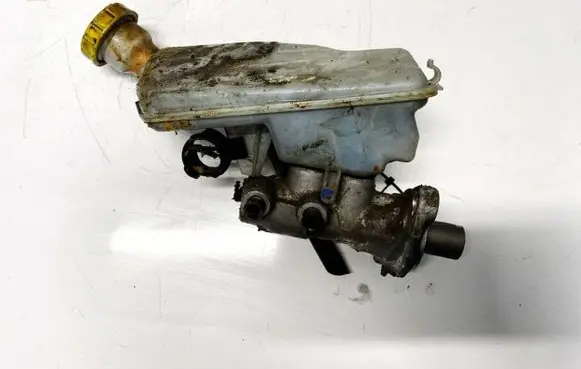 Peugeot 207 Master brake cylinder 32067093