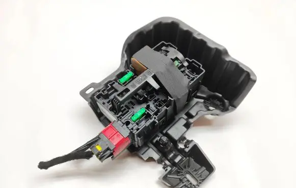 Peugeot 208 Fuse box set 9812661980 V02A006C801 MERH2010
