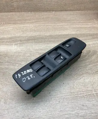 Mitsubishi Pajero Electric window control switch MR551244 C8DD255M