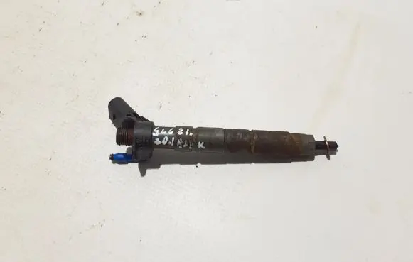 Mercedes-Benz GLC C253 Fuel injector A6540700187